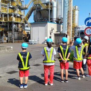 高志中等教育学校1年生が見学のため来社されました